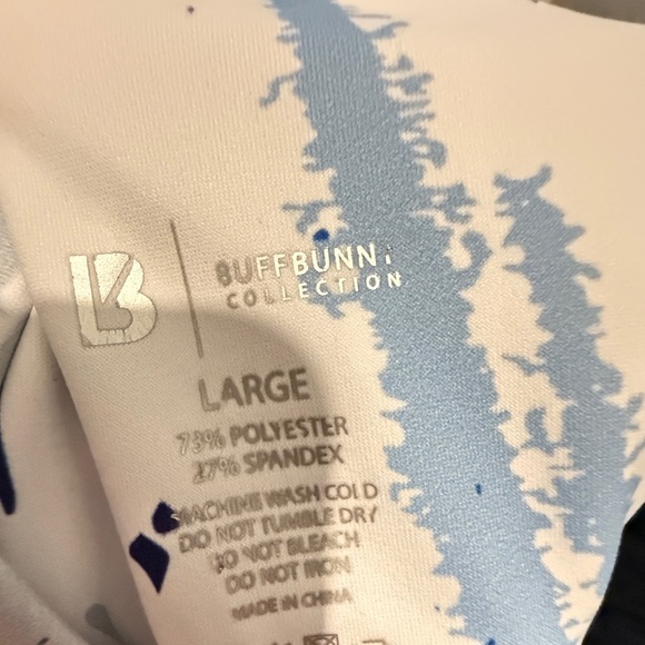 Buff Bunny Motion Legging - Frozen Collection - Avant Ice 25 “ - Picture 3 of 5